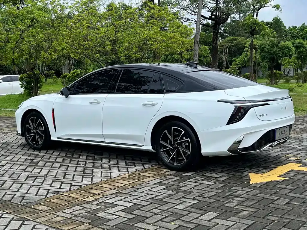 Hongqi H6 — фото 10