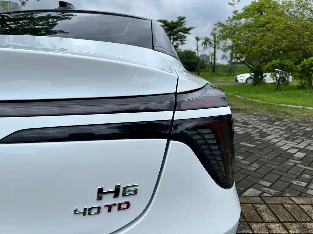 Hongqi H6 — фото 2