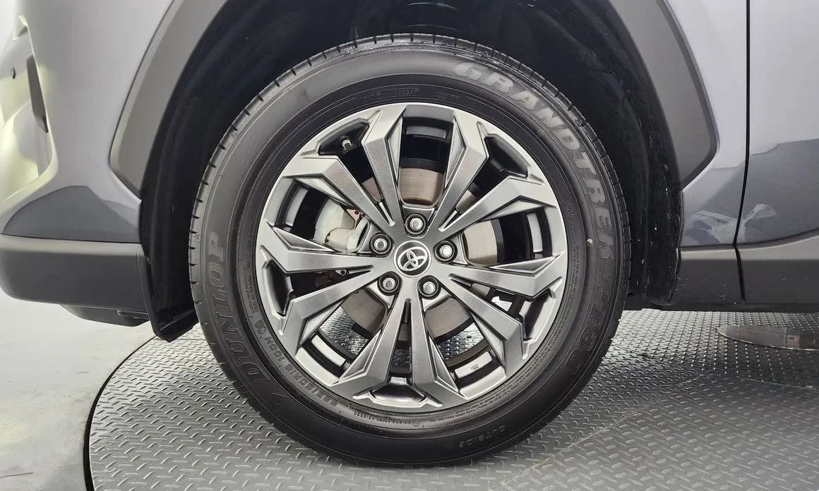 Toyota RAV4 — фото 3