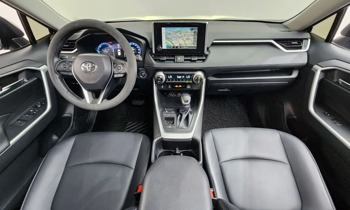 Toyota RAV4 — фото 6