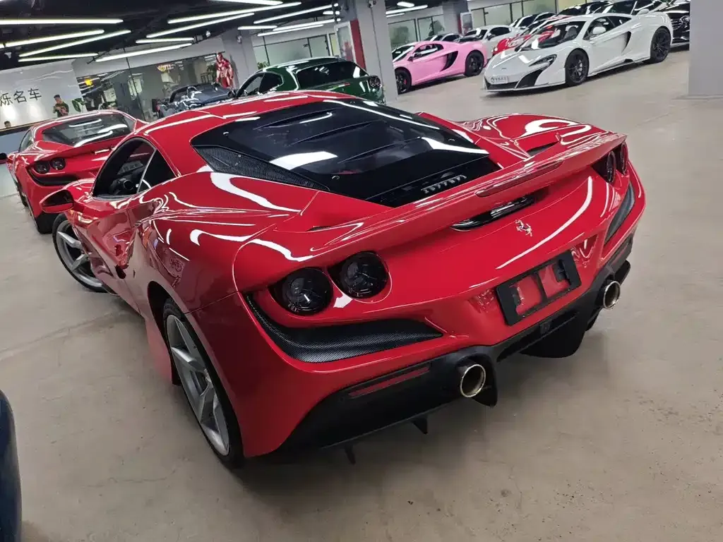 Ferrari F8 — фото 8