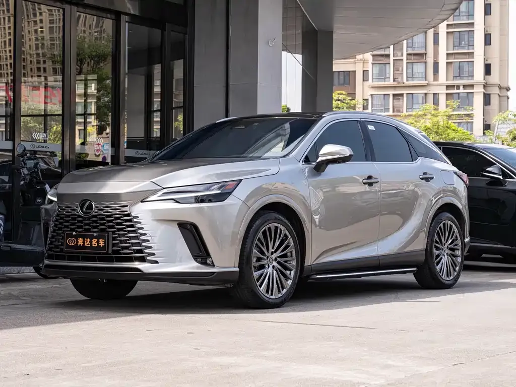 Lexus RX — фото 1