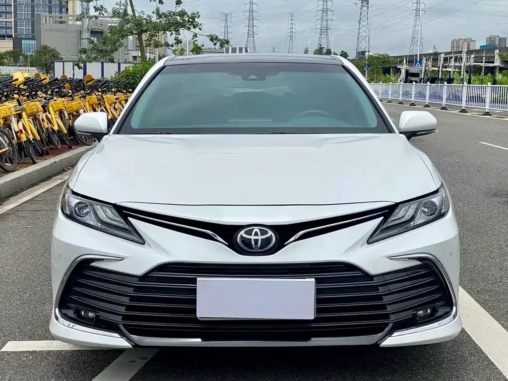 Toyota Camry — фото 8