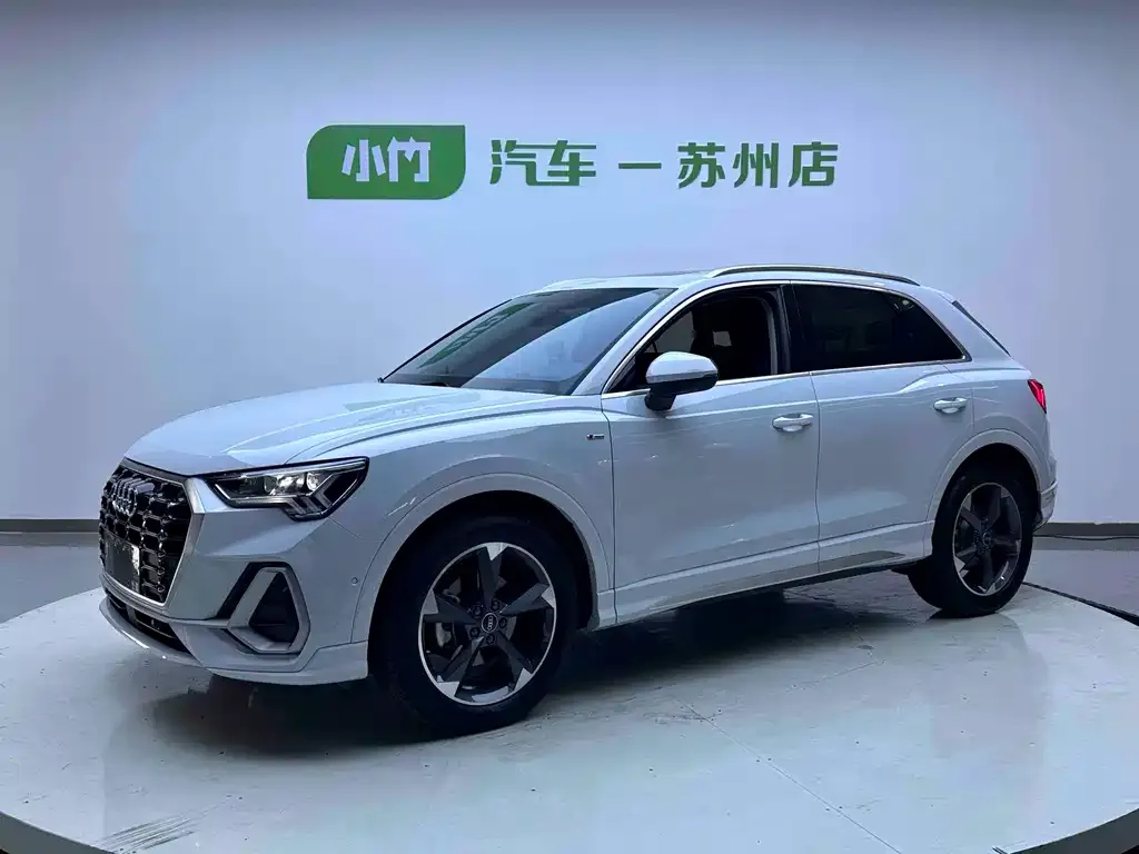 Audi Q3 — фото 1