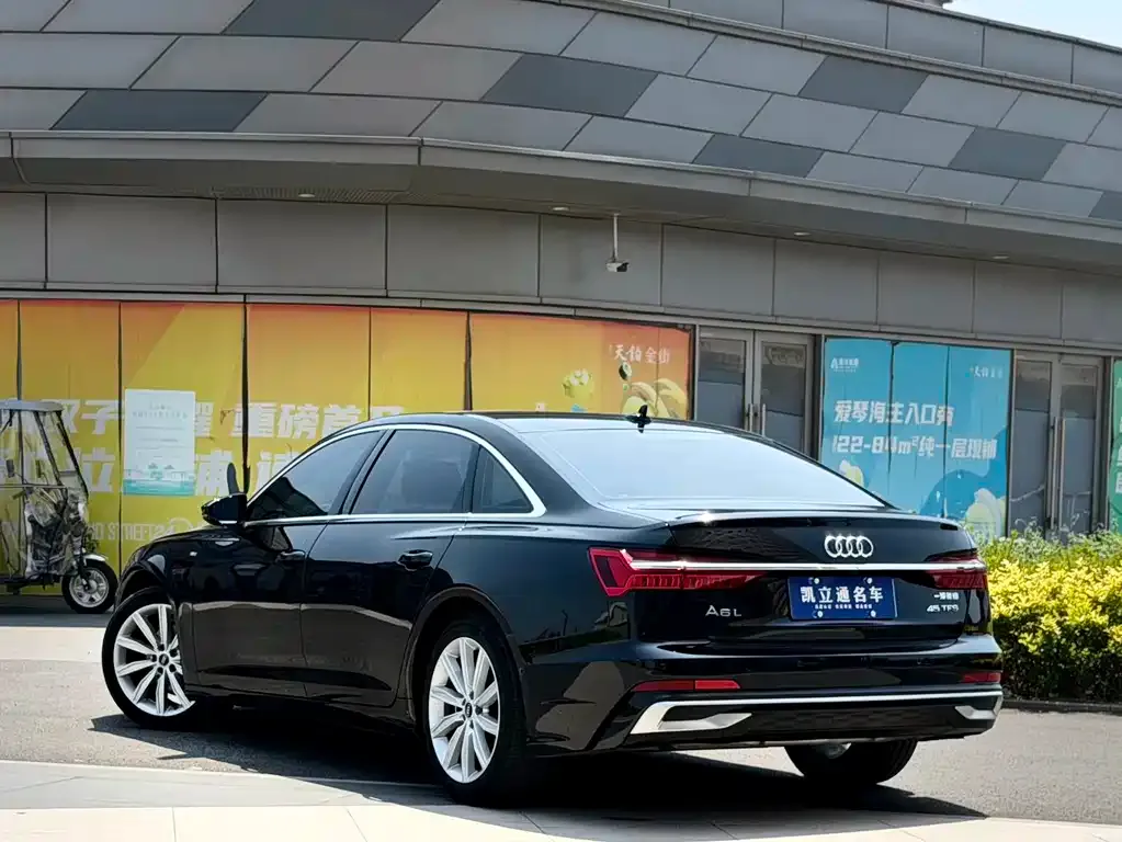 Audi A6L — фото 2