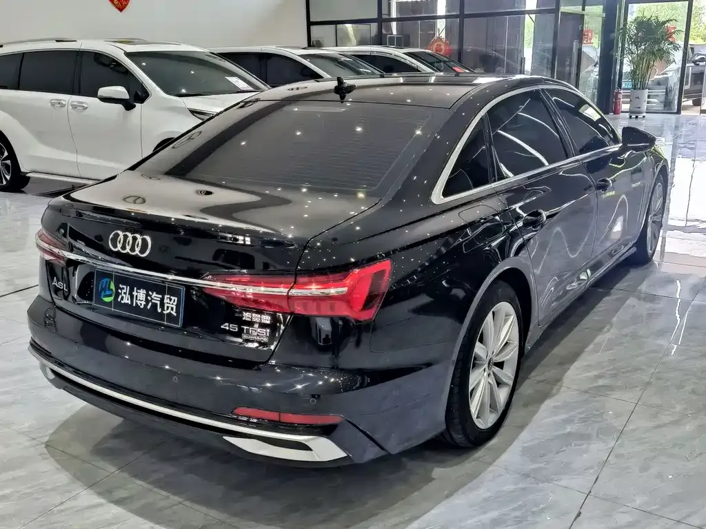 Audi A6L — фото 10