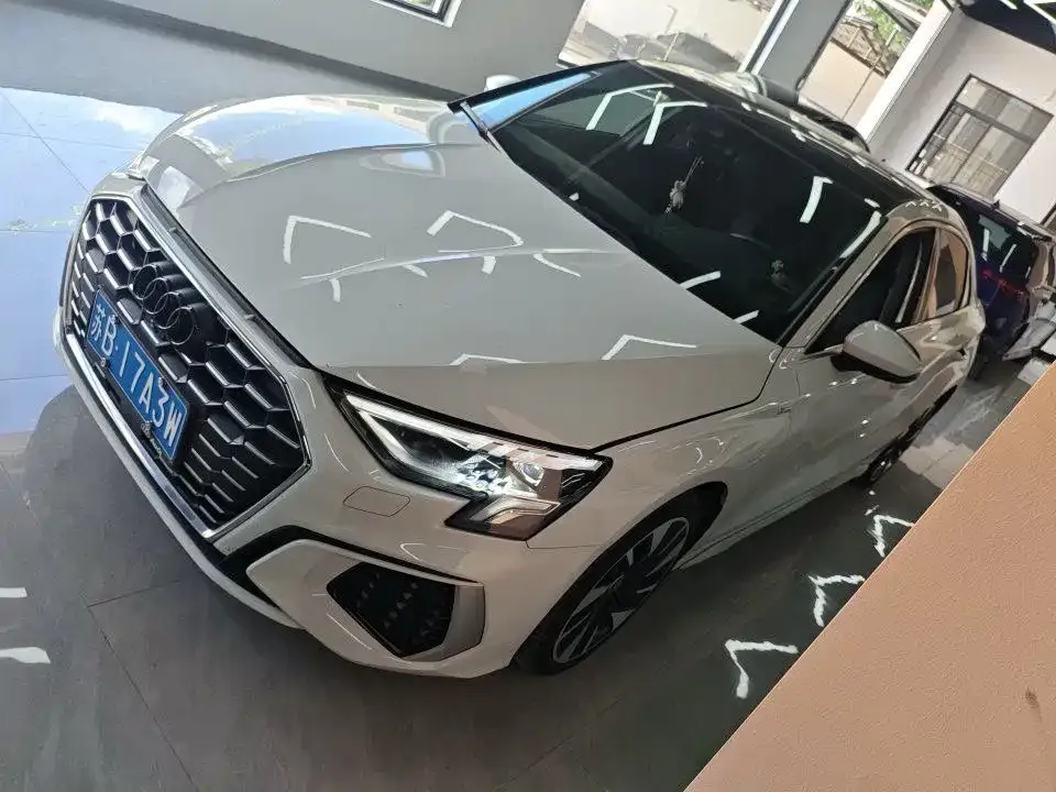 Audi A3 — фото 1