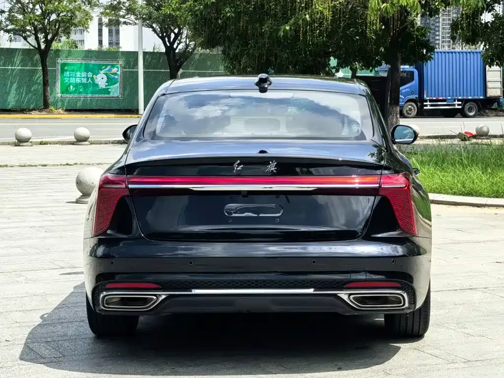 Hongqi H5 — фото 8