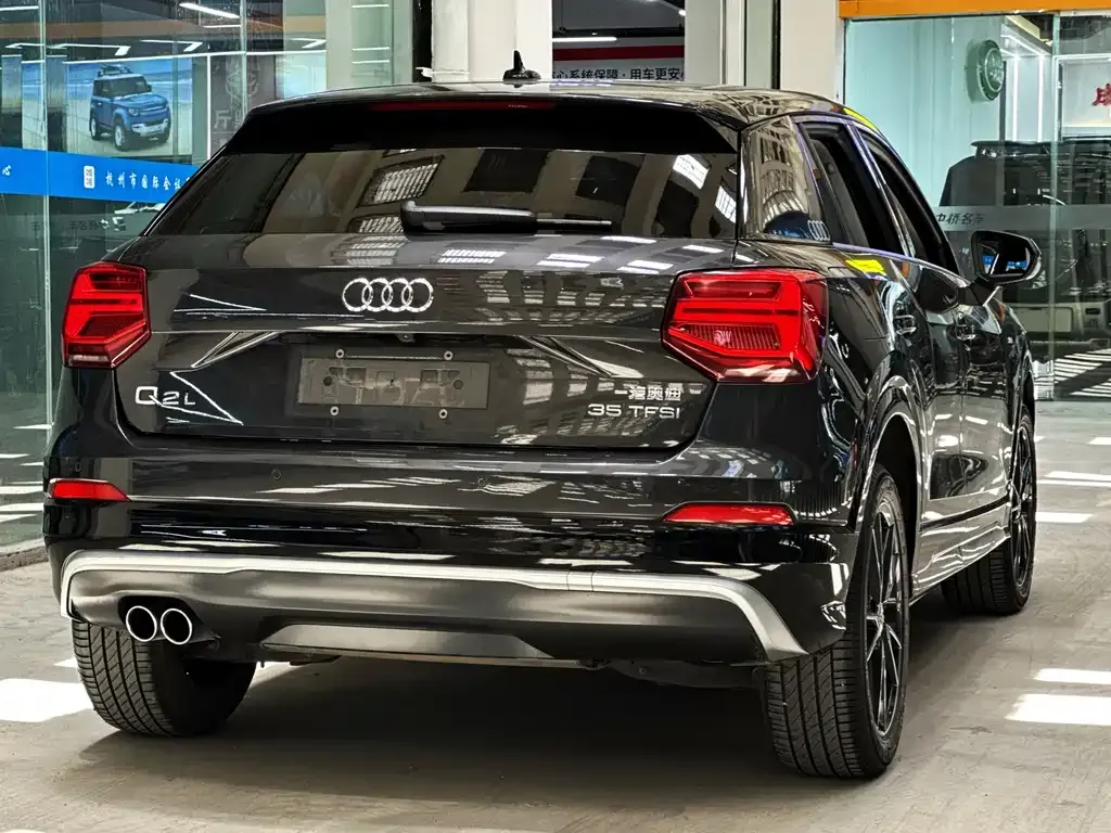 Audi Q2L — фото 5