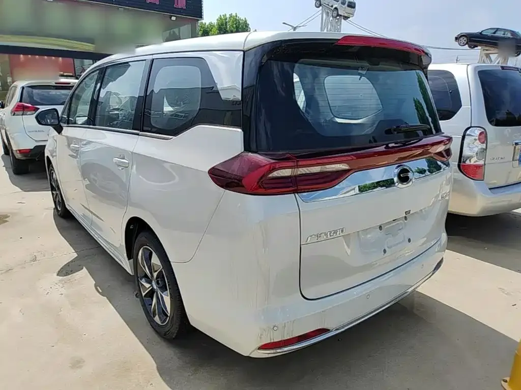 GAC Motor Trumpchi M6 — фото 3