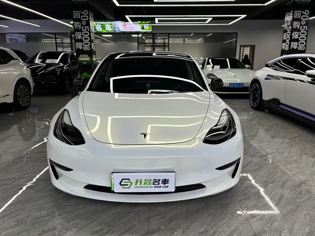 Tesla Model 3 — фото 4