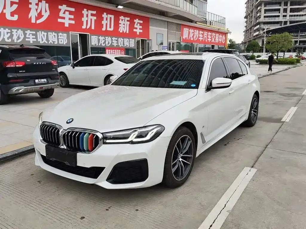 BMW 5 Series — фото 1