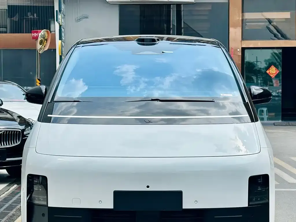 Li Auto MEGA — фото 8