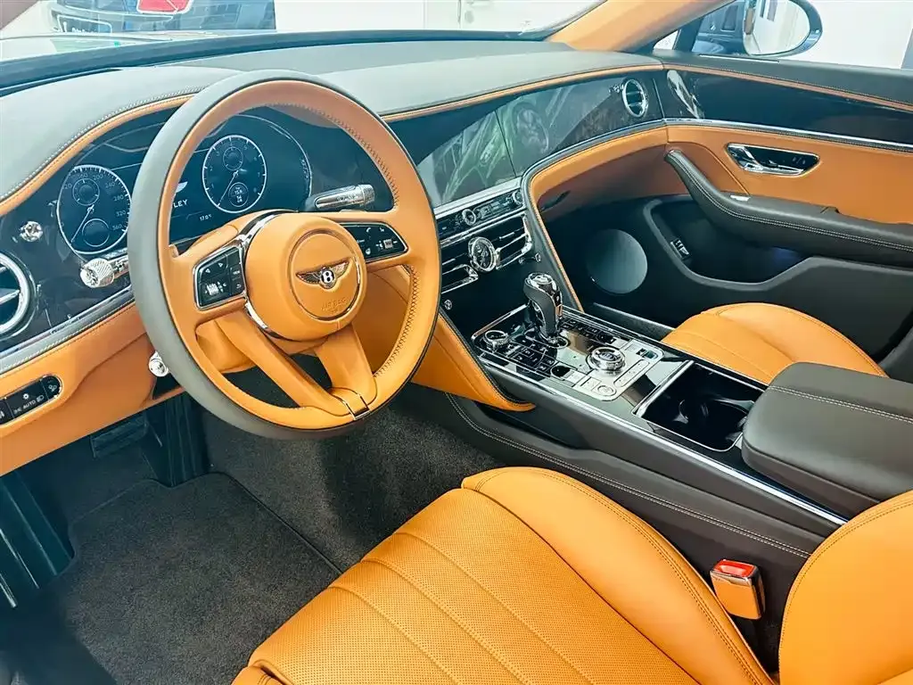 Bentley Flying Spur — фото 10
