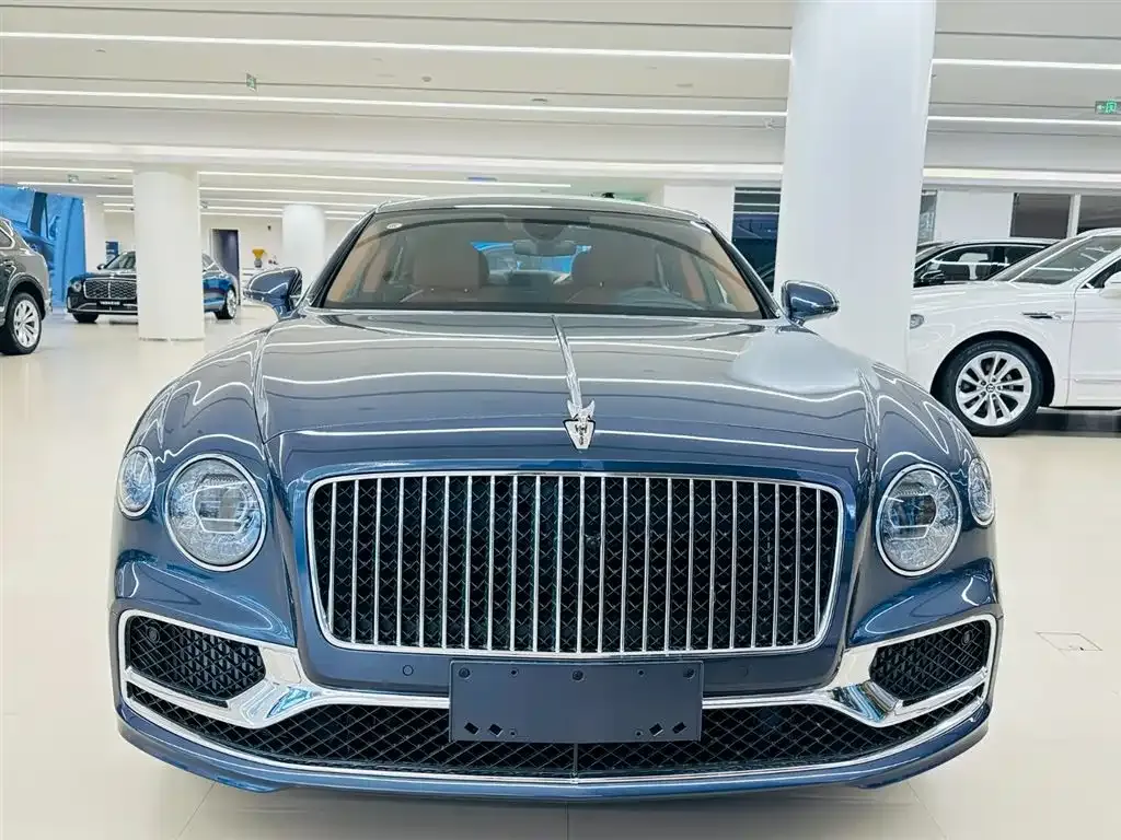 Bentley Flying Spur — фото 7
