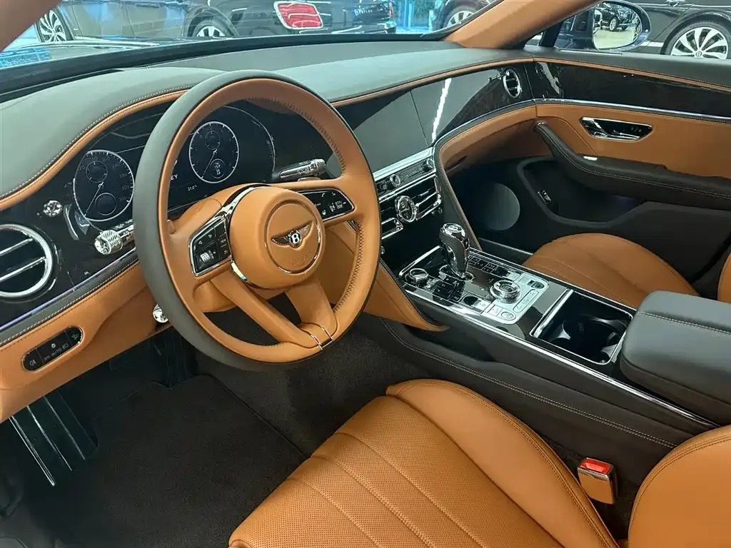 Bentley Flying Spur — фото 2