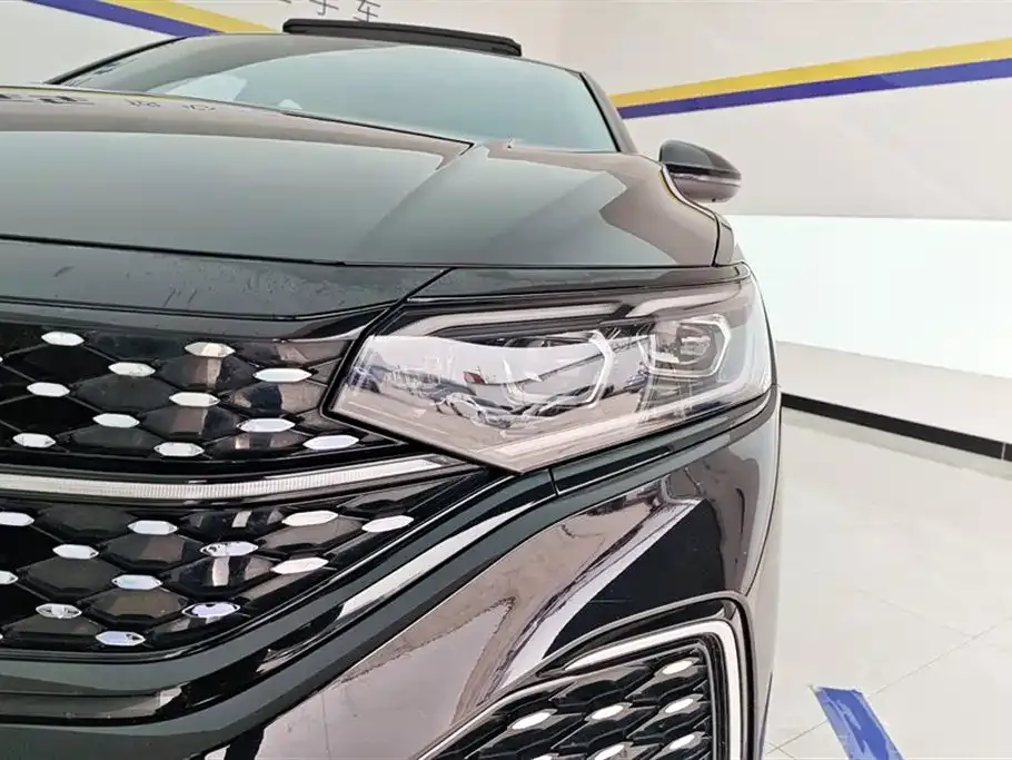 Volkswagen Passat — фото 5