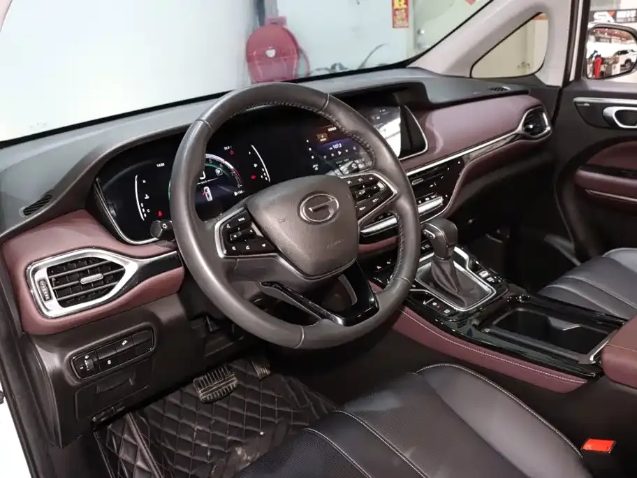 GAC Motor Trumpchi M6 — фото 10