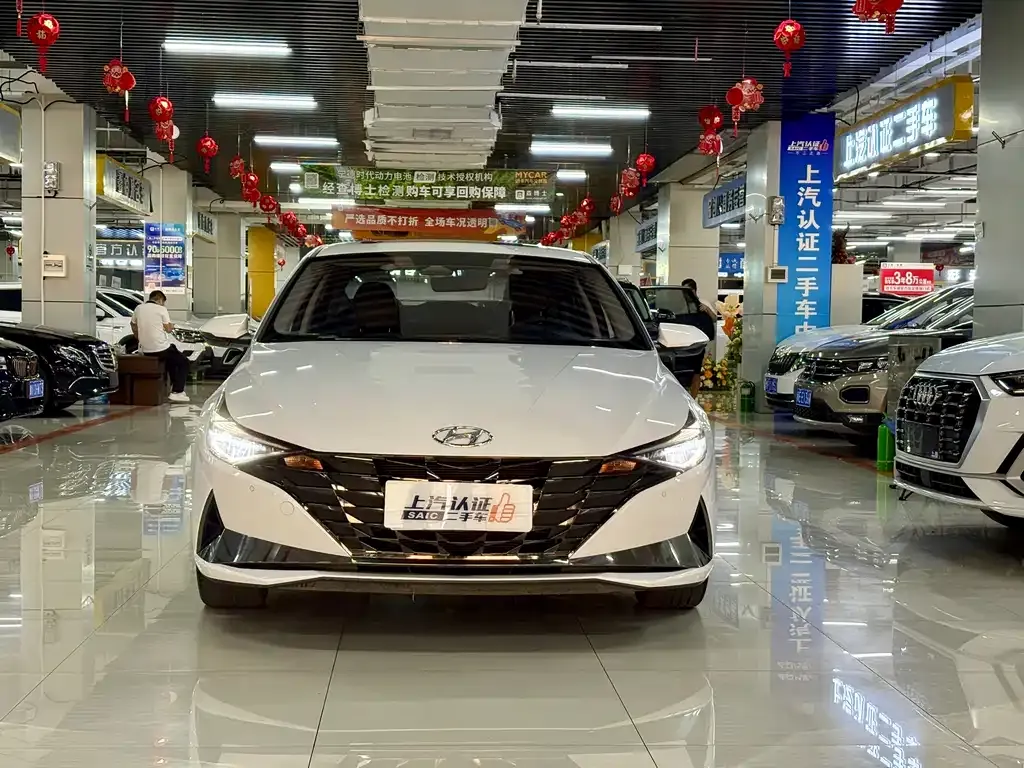 Hyundai Elantra — фото 5