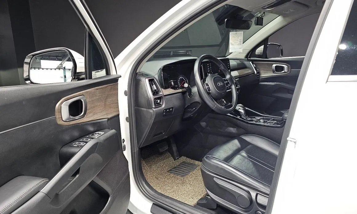 Kia Sorento — фото 7