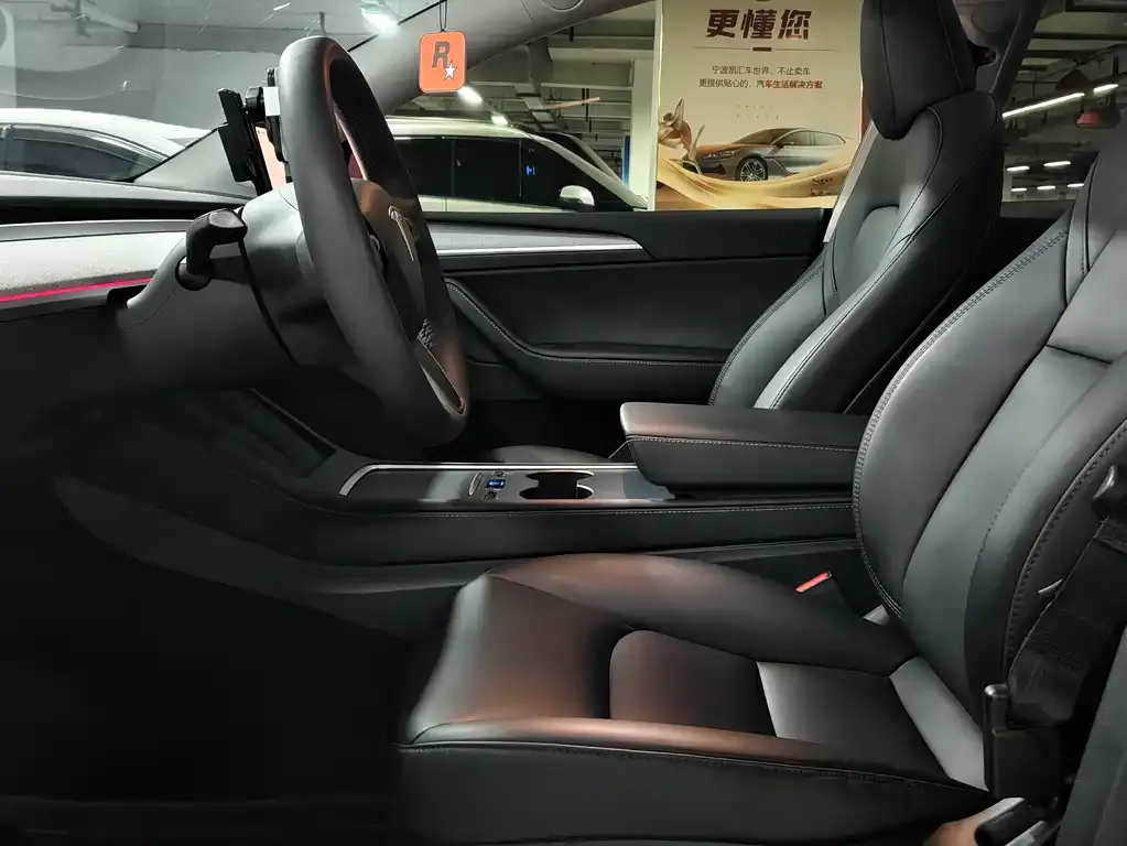 Tesla Model Y — фото 10