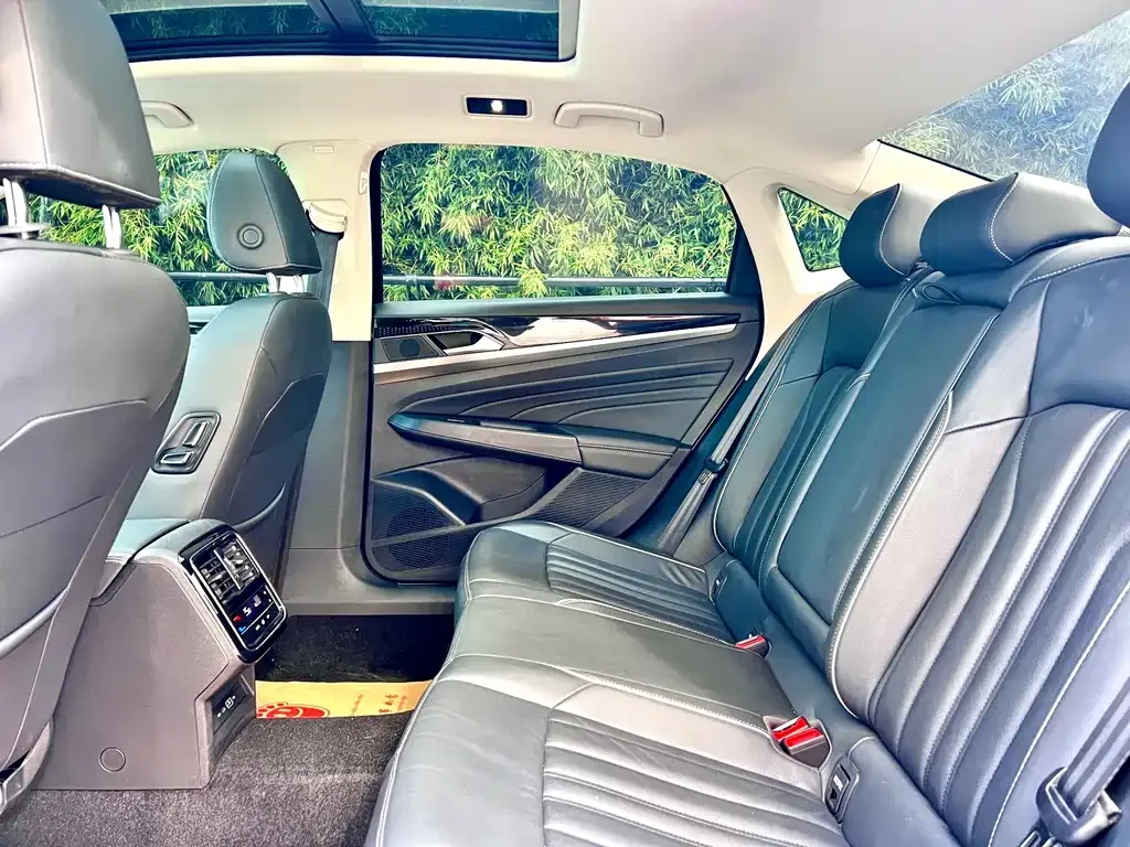 Volkswagen Passat — фото 6