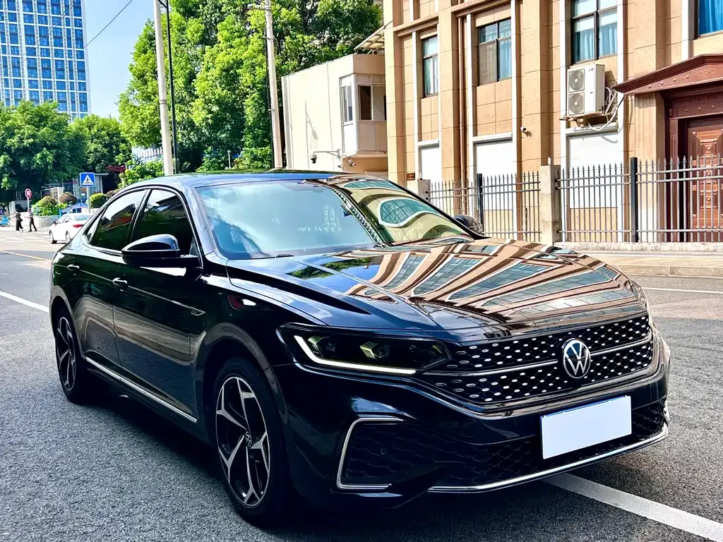 Volkswagen Passat — фото 8
