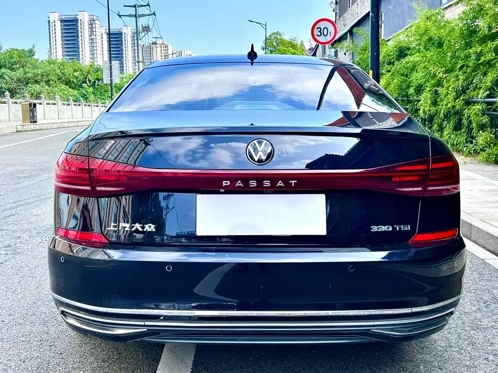 Volkswagen Passat — фото 7