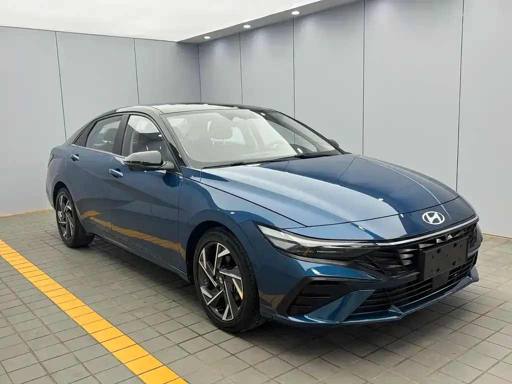 Hyundai Elantra — фото 4