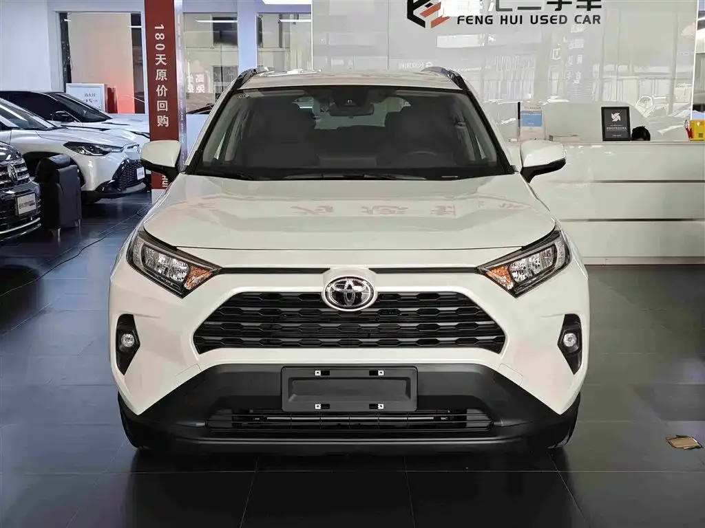 Toyota RAV4 — фото 4