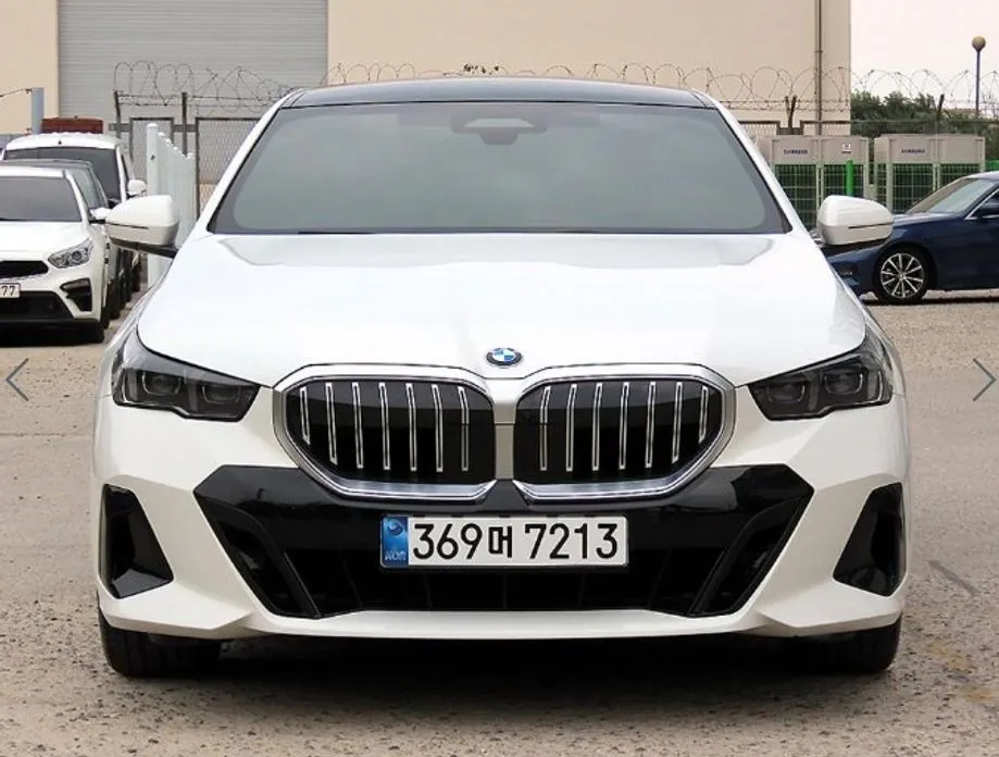 BMW 5-Series — фото 1