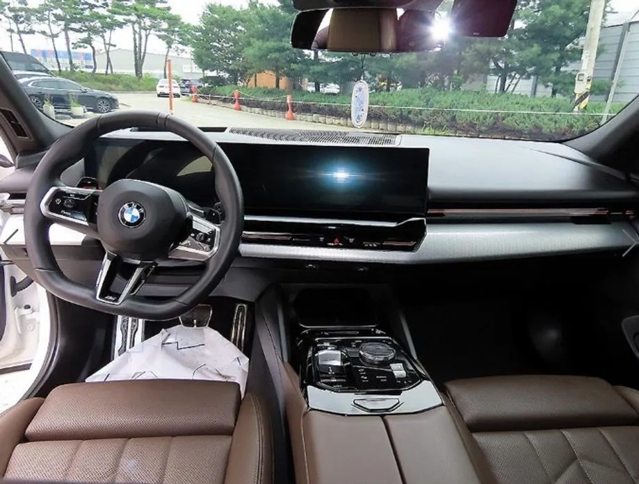 BMW 5-Series — фото 10