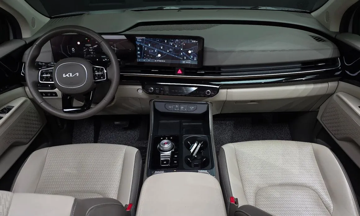 Kia Carnival — фото 10