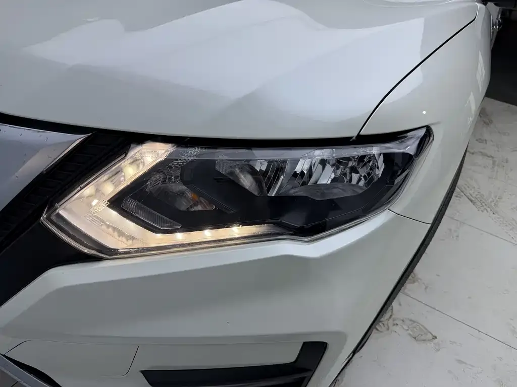 Nissan X-Trail — фото 6