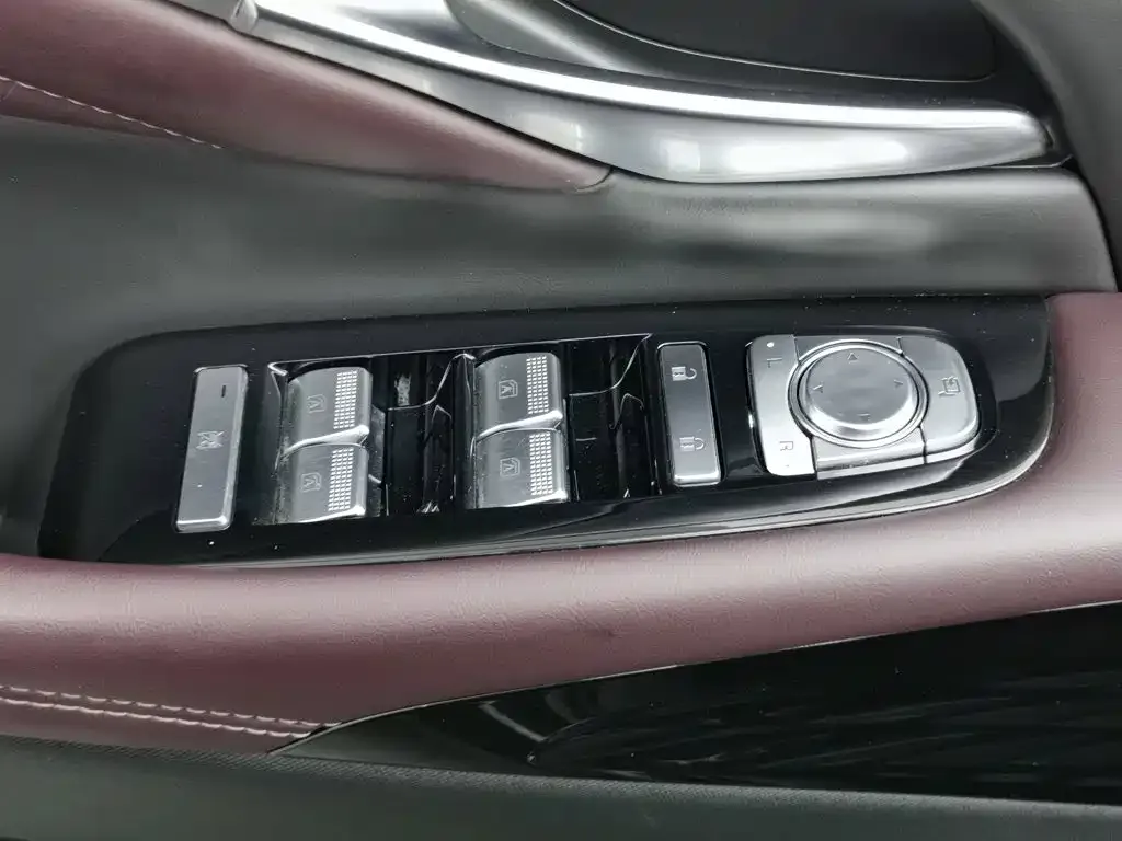 GAC Motor Trumpchi M8 — фото 10