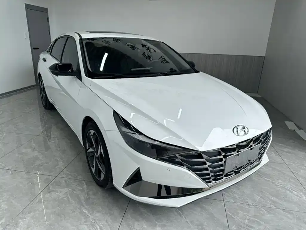 Hyundai Elantra — фото 4