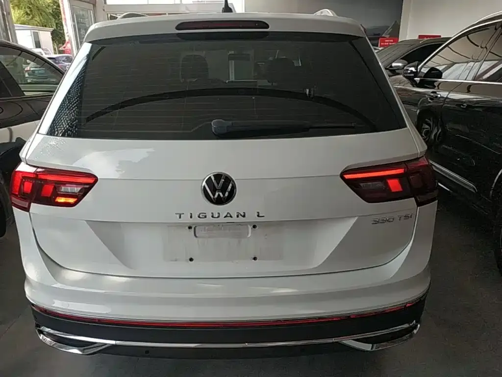 Volkswagen Tiguan L — фото 7