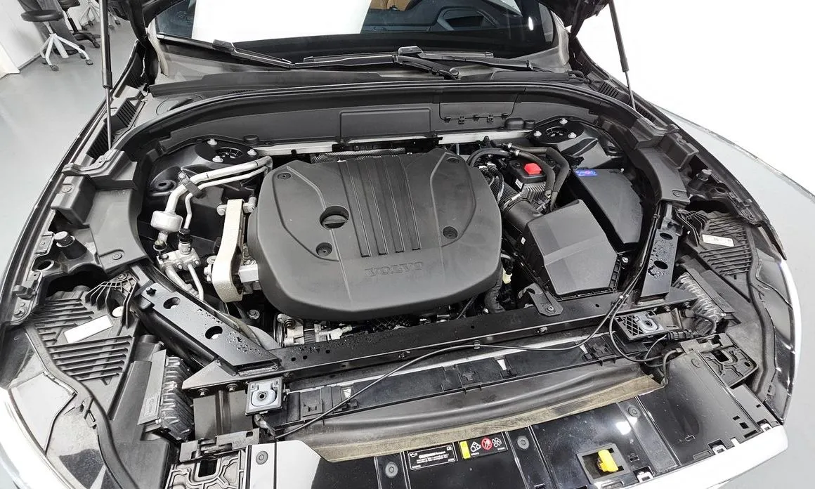Volvo XC60 2021 из KR, фото 8