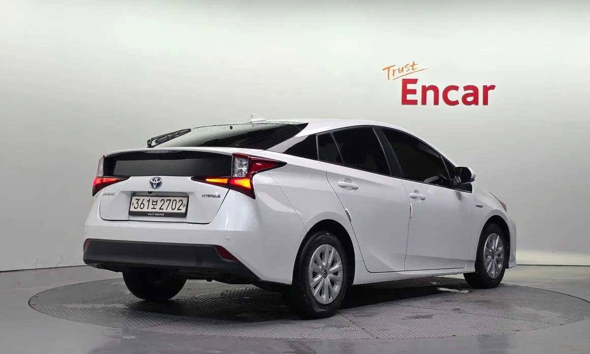 Toyota Prius — фото 7