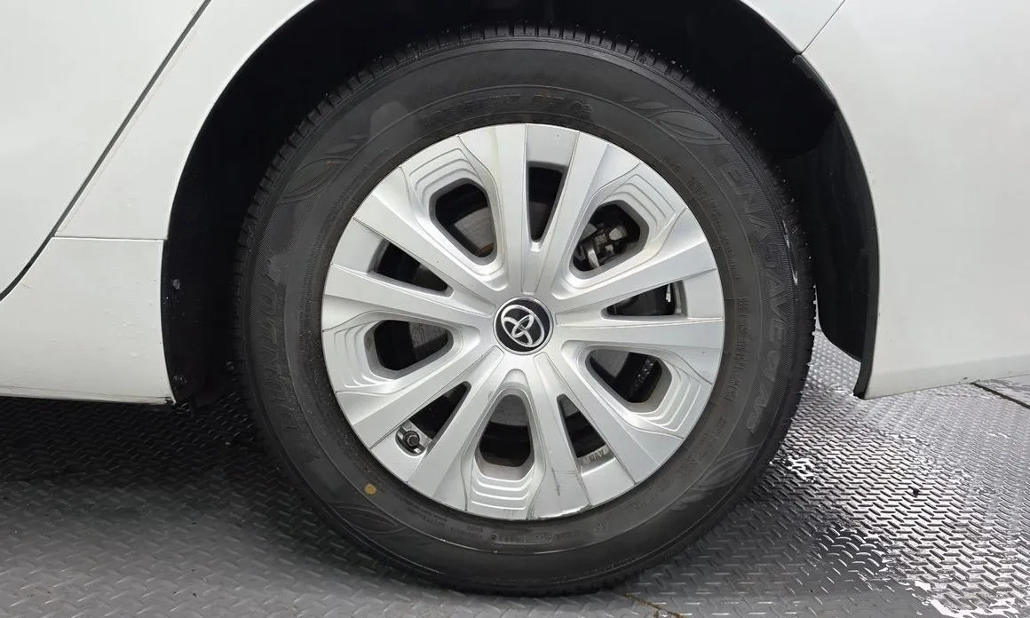 Toyota Prius — фото 10