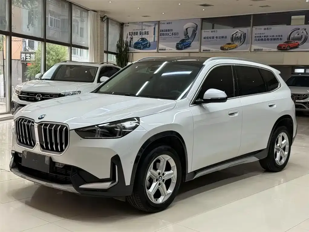 BMW X1 — фото 1