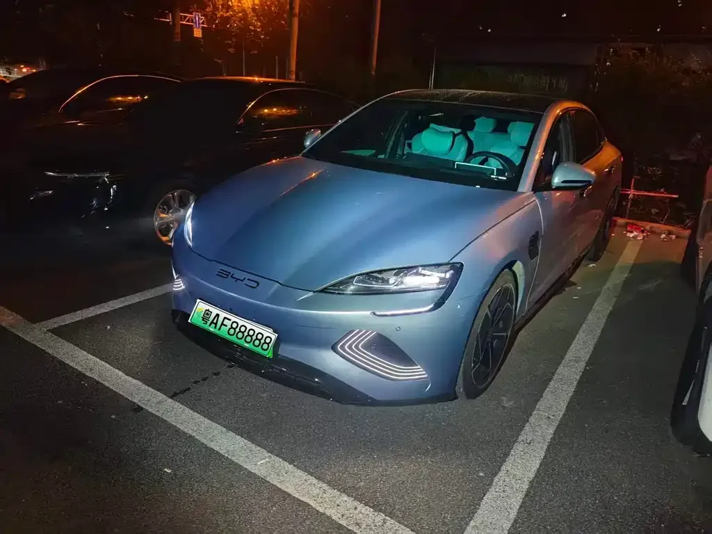 BYD Seal — фото 1