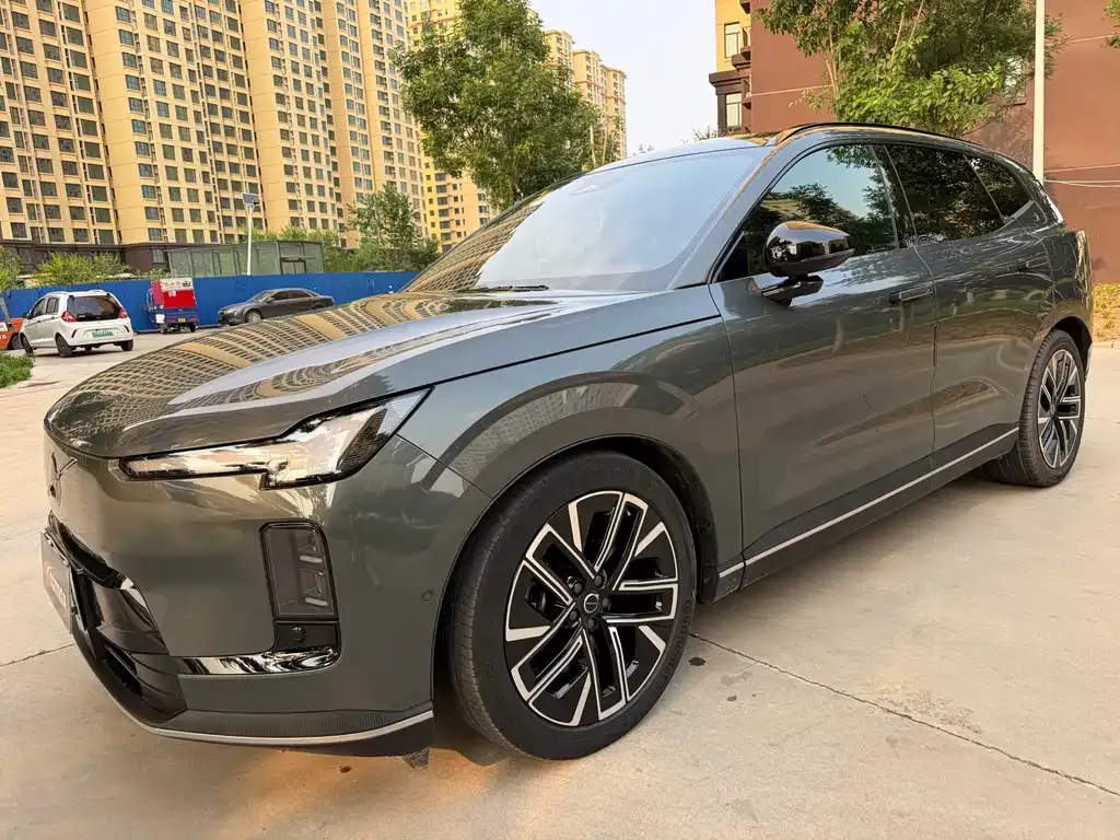 Volvo XC70 Plug-in Hybrid 2025 из CN, фото 9