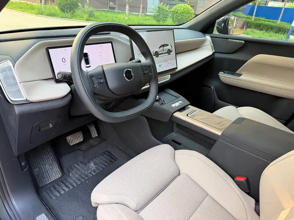 Volvo XC70 Plug-in Hybrid 2025 из CN, фото 5