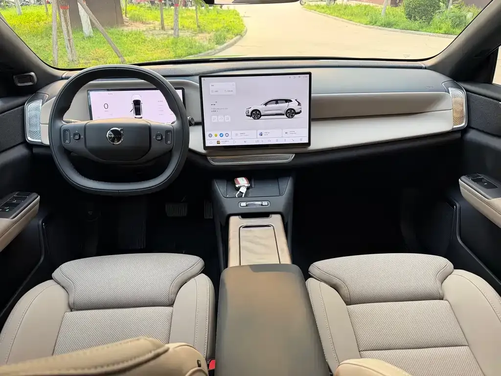 Volvo XC70 Plug-in Hybrid 2025 из CN, фото 3