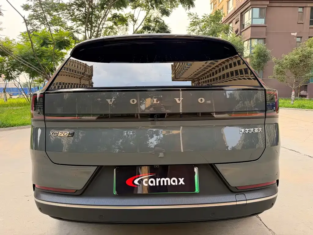Volvo XC70 Plug-in Hybrid 2025 из CN, фото 2