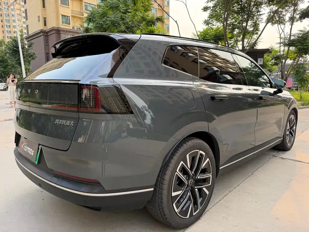 Volvo XC70 Plug-in Hybrid 2025 из CN, фото 4