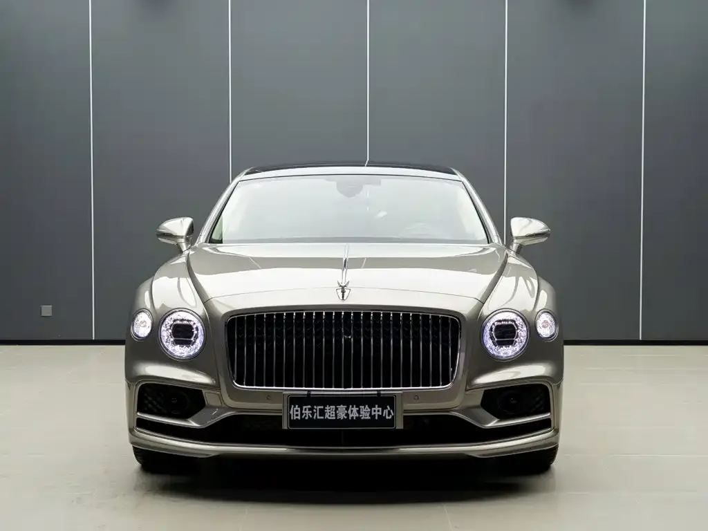 Bentley Flying Spur PHEV — фото 3