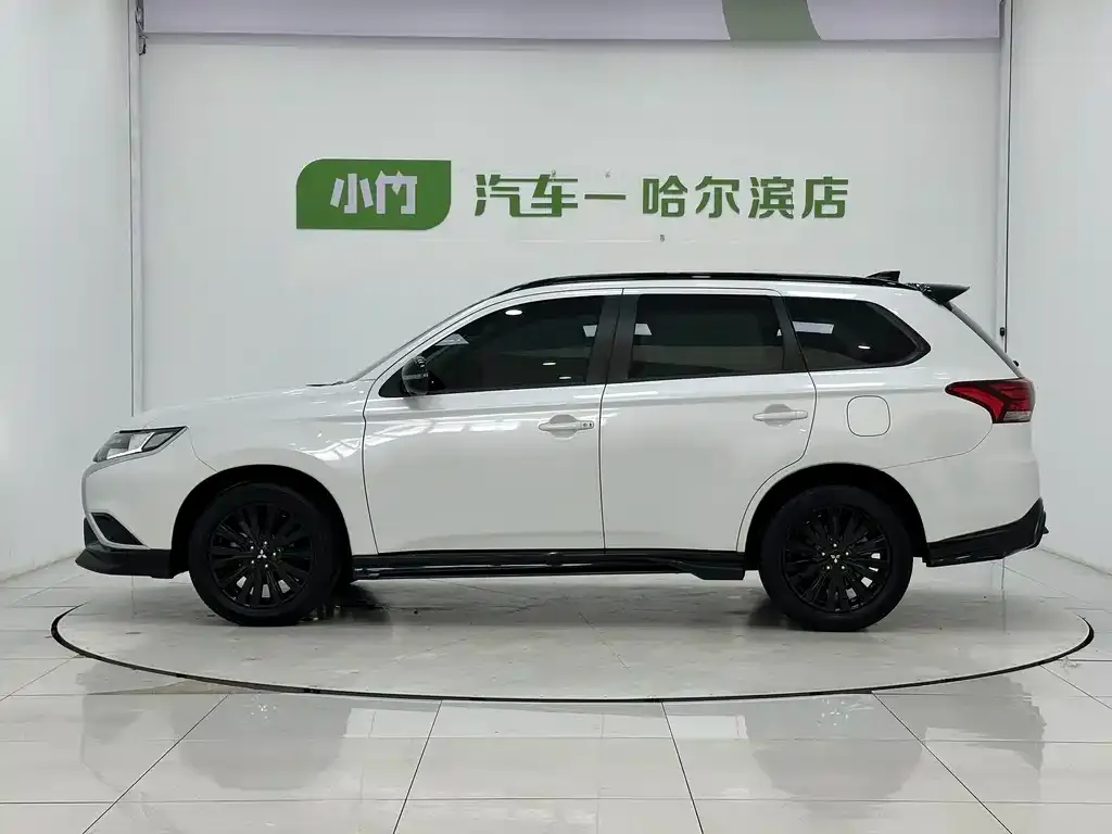 Mitsubishi Outlander — фото 6