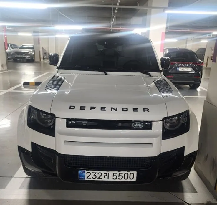 Land Rover Defender — фото 1